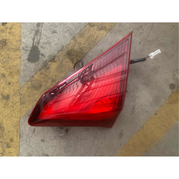 Lanterna Tampa Traseira Esquerda Nissan Kicks