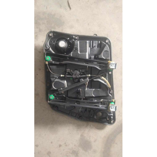 Máquina De Vidro Elétrico D.e Mercedes B200 2013 / 2016