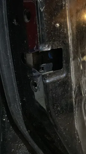 Fechadura Porta Dianteira Esquerda Chevrolet Cobalt 12/19